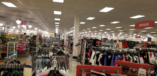 Department Store «T.J. Maxx & HomeGoods», reviews and photos, 111 Taunton St, Plainville, MA 02762, USA