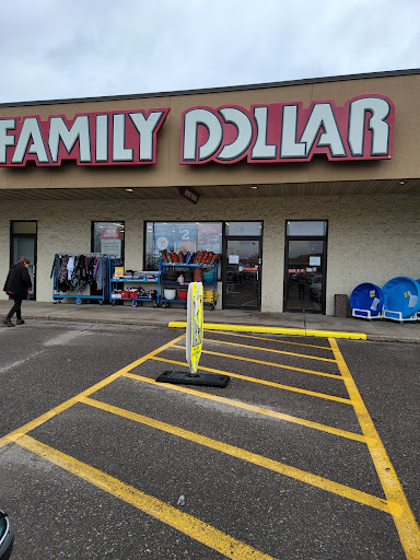 Dollar Store «FAMILY DOLLAR», reviews and photos, 2745 Birch St, Eau Claire, WI 54703, USA