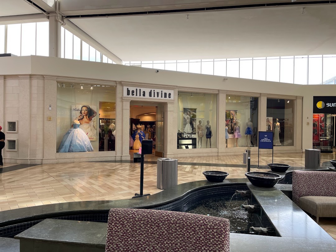 Bella Divine Prom Louisville, KY