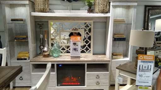 Furniture Store «Ashley HomeStore», reviews and photos, 2915 N Dale Mabry Hwy, Tampa, FL 33607, USA
