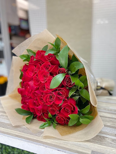 Florist «More Than Flowers», reviews and photos, 109 SE 2nd St, Miami, FL 33131, USA