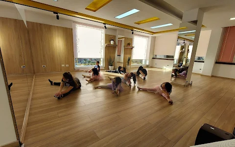 Dance & Yoga Studio Ilda & Endri image