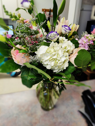 Veroniques Floral, Ltd., 1162 N LaSalle Dr, Chicago, IL 60610, USA, 