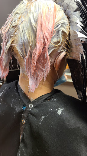 Beauty Salon «Sojourn Salon», reviews and photos, 29 S Randall Rd, North Aurora, IL 60542, USA