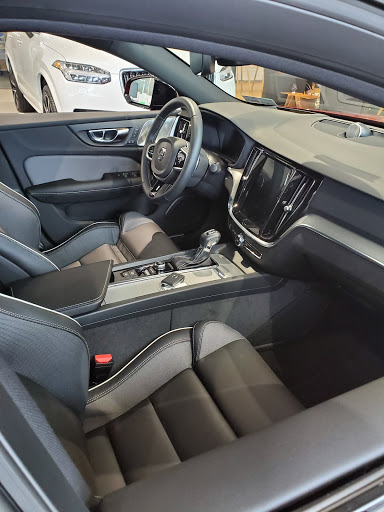 Car Dealer «Brown-Daub Volvo Cars Lehigh Valley», reviews and photos, 4046 Jandy Blvd, Nazareth, PA 18064, USA