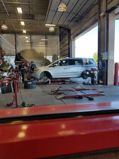 Tire Shop «Discount Tire Store», reviews and photos, 41550 Ford Rd, Canton, MI 48187, USA