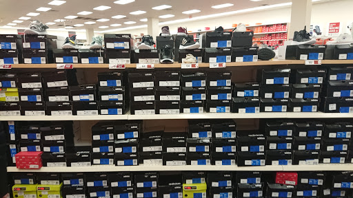 Shoe Store «Famous Footwear», reviews and photos, 1515 US-22 #42, Watchung, NJ 07069, USA