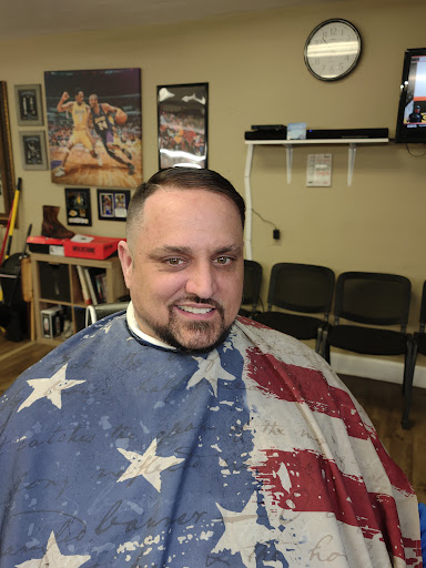 Barber Shop «Moe Shands Barber Shop», reviews and photos, 21 Reilly Rd, Frankfort, KY 40601, USA