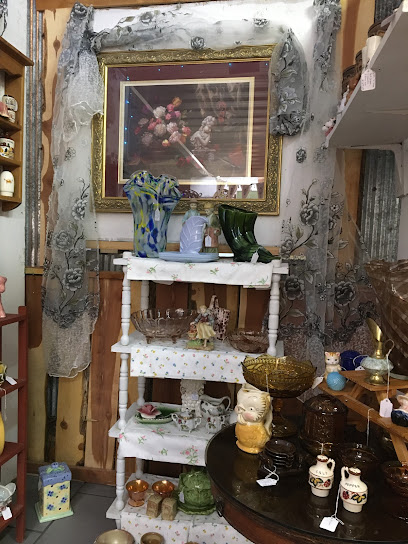 Homeplace Antiques and Prmitives
