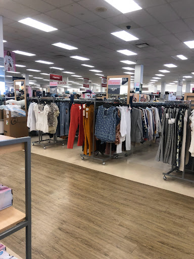 Department Store «Marshalls & HomeGoods», reviews and photos, 701 NJ-440, Jersey City, NJ 07304, USA