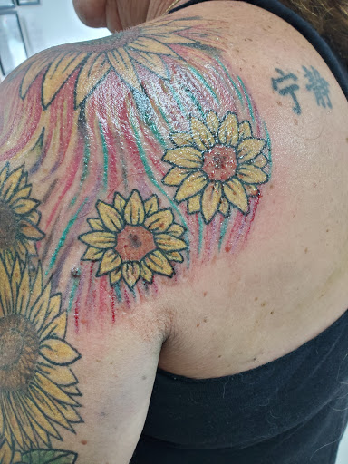 Explore illusion tattoo ideas, creative tattoo ideas in Saint Petersburg, available at Edens Apple Tattoos and Piercings