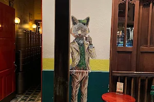 El Irish Pub image