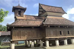 The 300 Year Old Mosque (Wadil-Husen Mosque) image