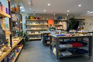 Jeannine Shop image