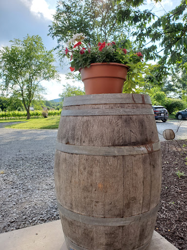 Winery «Two Twisted Posts Winery», reviews and photos, 12944 Harpers Ferry Rd, Purcellville, VA 20132, USA