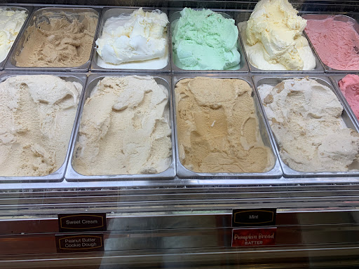 Ice Cream Shop «Cold Stone Creamery», reviews and photos, 859 W Main St, Lake Geneva, WI 53147, USA