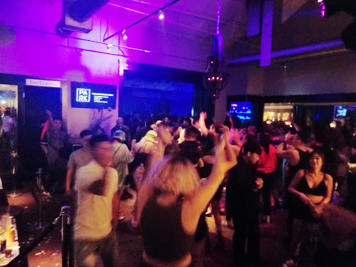 Nightclubs for seniors in Sacramento