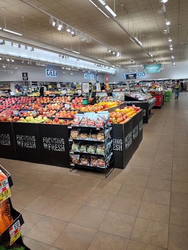 Grocery Store «Stop & Shop», reviews and photos, 1135 Farmington Ave, Berlin, CT 06037, USA