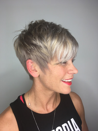 Hair Salon «Vivid Salon & Spa», reviews and photos, 15320 Bagley Rd, Middleburg Heights, OH 44130, USA