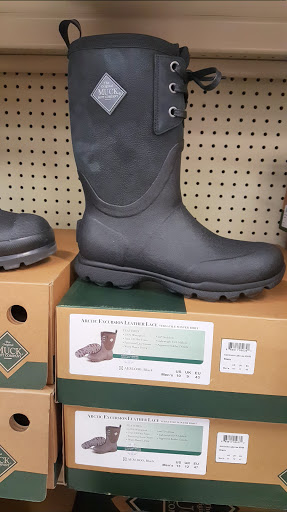 Animal Feed Store «FELDMANS Farm & Home», reviews and photos, 1332 W Kansas St, Liberty, MO 64068, USA