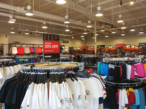 Clothing Store «Nike Factory Store», reviews and photos, 243 Tanger Dr Suite 243, Williamsburg, IA 52361, USA