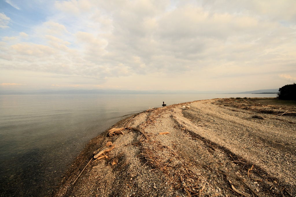 Paliampela beach的照片 带有灰砂和卵石表面
