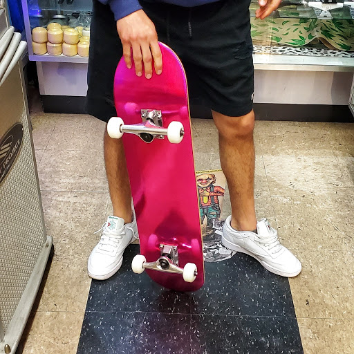 Tobacco Shop «Cherry Smoke & Skate Shop», reviews and photos, 418 Cherry Ave, Long Beach, CA 90802, USA