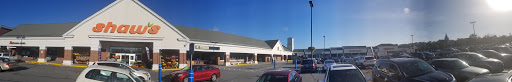 Aquidneck Shopping Centre, 77 E Main Rd, Middletown, RI 02842, USA, 