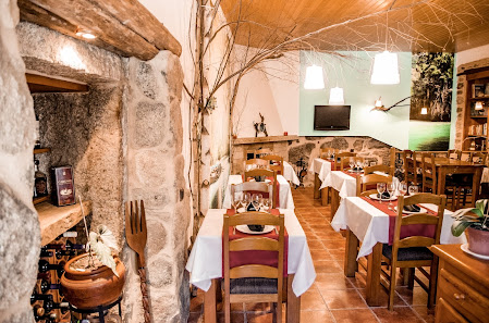Restaurante Cumio Porqueiros 30, Bajo, 32880 Muíños, Province of Ourense, España