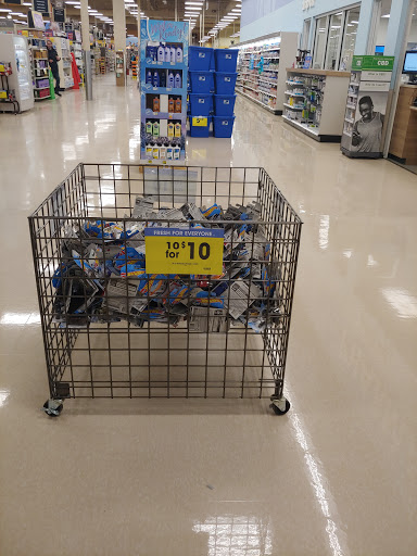 Grocery Store «Kroger», reviews and photos, 9968 E Grand River Ave, Brighton, MI 48116, USA