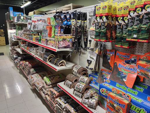 Pet Store «Gills And Thrills Pet Shop», reviews and photos, 204 E 8th St, Lockport, IL 60441, USA