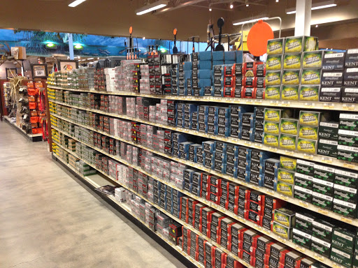 Sporting Goods Store «Bass Pro Shops», reviews and photos, 10040 Gulf Center Dr, Fort Myers, FL 33913, USA