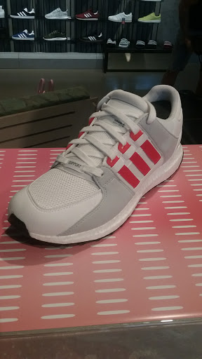 Shoe Store «Adidas Originals», reviews and photos, 8009 Melrose Ave, Los Angeles, CA 90046, USA