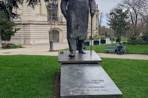 Winston Churchill Statue image