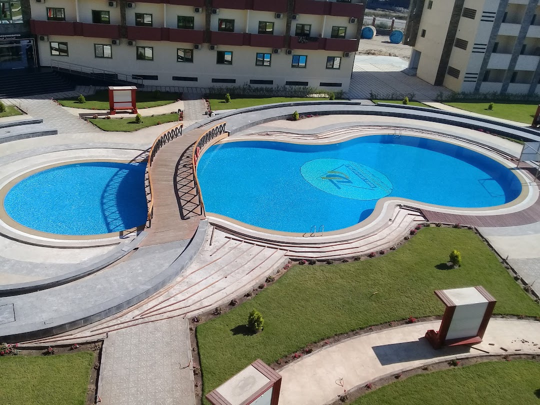 Swimming pool Delta University Hotel