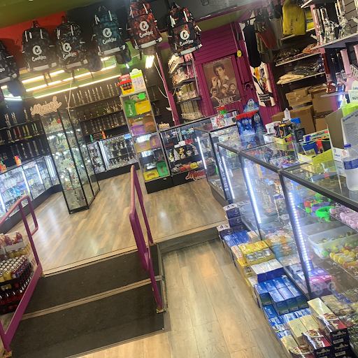 Tobacco Shop «Starbuzz Smoke Shop», reviews and photos, 668 Soscol Ave, Napa, CA 94559, USA