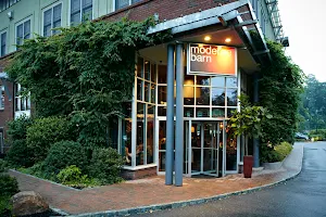 Moderne Barn Restaurant image