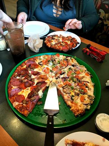 Italian Restaurant «Round Table Pizza - South Tacoma», reviews and photos, 7921 S Hosmer St, Tacoma, WA 98408, USA