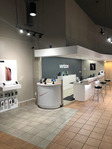 Telecommunications Service Provider «Verizon Wireless - Wireless Communications», reviews and photos, 2303 Ranch Rd 620 S, Lakeway, TX 78734, USA