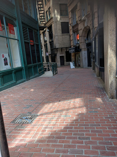 Used Book Store «Commonwealth Books», reviews and photos, 9 Spring Ln, Boston, MA 02109, USA