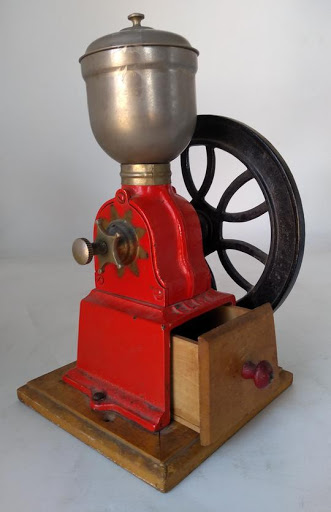 Antique Furniture Store «Lots of Furniture Antiques Warehouse», reviews and photos, 910 N Riverfront Blvd, Dallas, TX 75207, USA