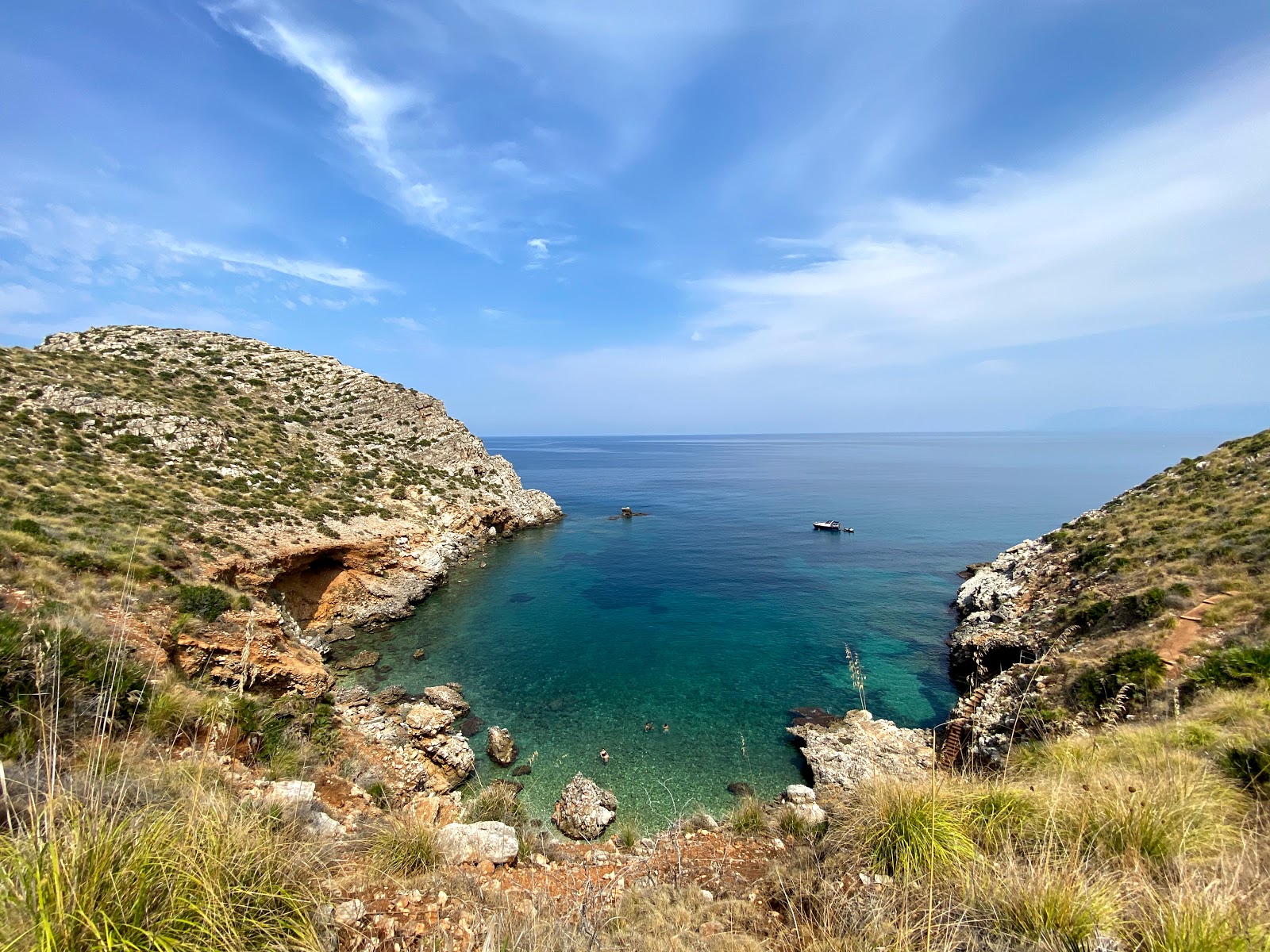 Cala Rossa'in fotoğrafı vahşi alan