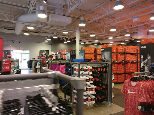 Clothing Store «Nike Factory Store», reviews and photos, 10700 Factory Shop Blvd, Gulfport, MS 39503, USA