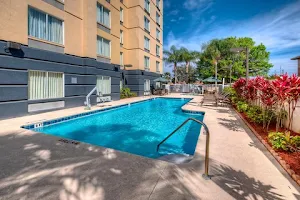 Fairfield Inn & Suites by Marriott Orlando Near Universal Orlando Resort image