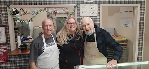 Donut Shop «White House Donut Shop», reviews and photos, 212 E Main St, Westfield, IN 46074, USA