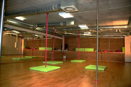 inSpiral pole dance studio