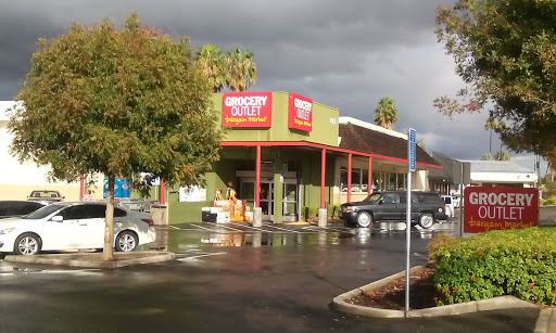 Grocery Store «Grocery Outlet Bargain Market», reviews and photos, 825 W 11th St, Tracy, CA 95376, USA