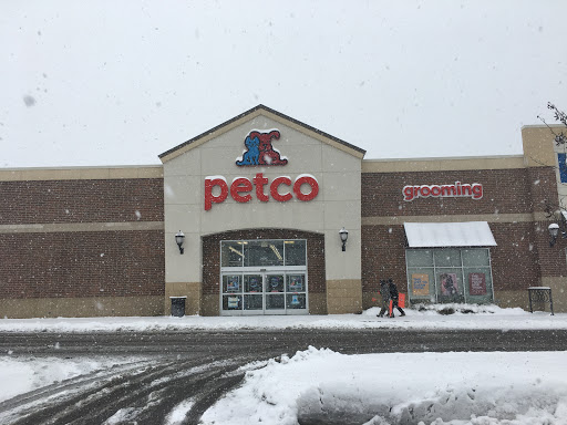 Petco Animal Supplies, 2005 W 8 Mile Rd, Detroit, MI 48203, USA, 