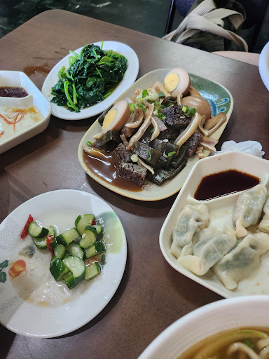 富康牛肉麵舘（澄清天民店） 的照片