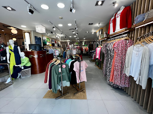 Comprar ropa de mujer en Granada de 2024